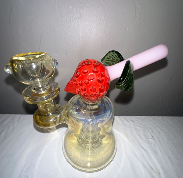 Strawberry Straw Water Pipe Color changing glass
