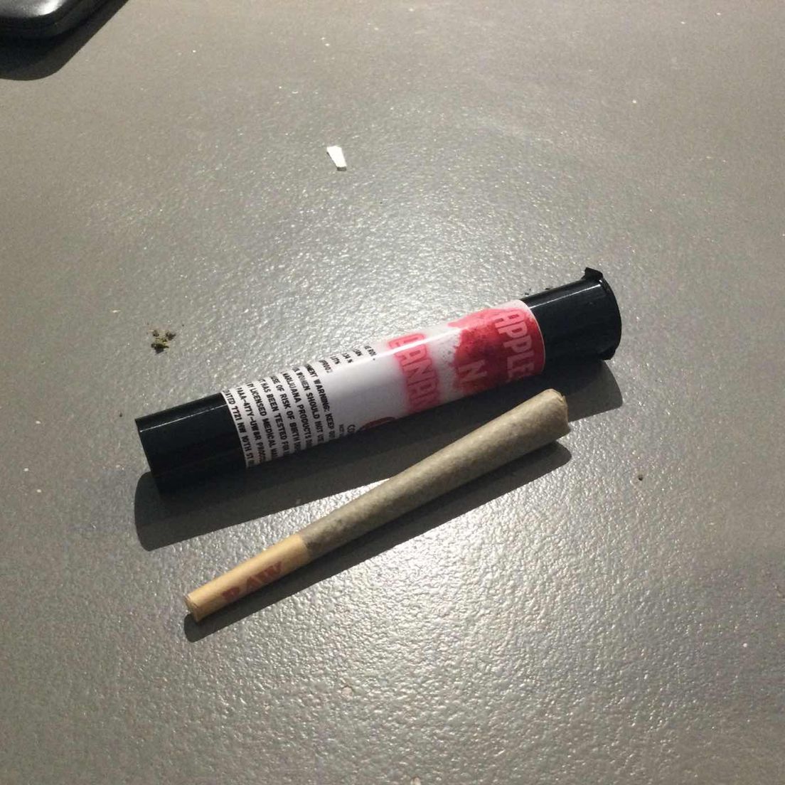 Apple and Bananas 1g Bee Elevated preroll