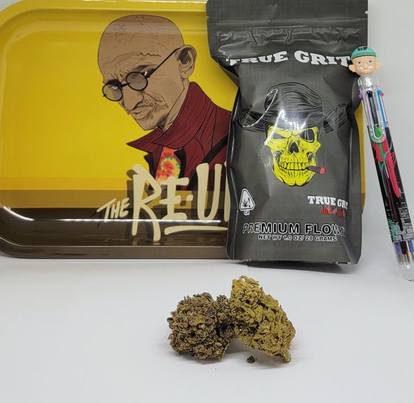 *Deal! $89 1 oz. Sour Maui (26.09%/Sativa) - True Grit + Rolling Tray + Multi-Color Pen