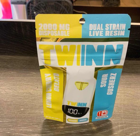 TWINN Lemon Cherry Gelato / Sour Gusherz Disposable 2g