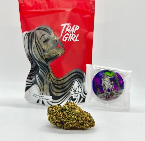 *Deal! $75 1/2 oz. Green Crack (30.5%/Sativa) - Trap Girl + PopSocket