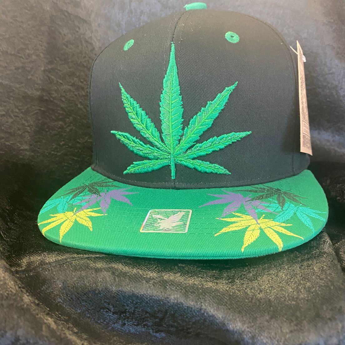Ball Cap Leaf Design