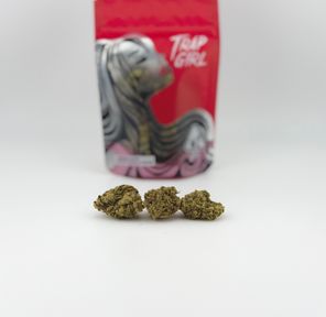 *BLOWOUT DEAL! $25 1/8 Super Silver Haze (28.62%/Sativa) - Trap Girl