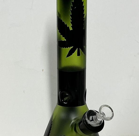 GG17 Gangster Dark Leaf bong 14”