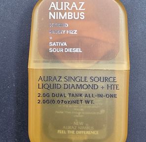 Auraz Liquid Diamond 2g Split Disposable - Berry Fizz(H) / Sour Diesel(S)