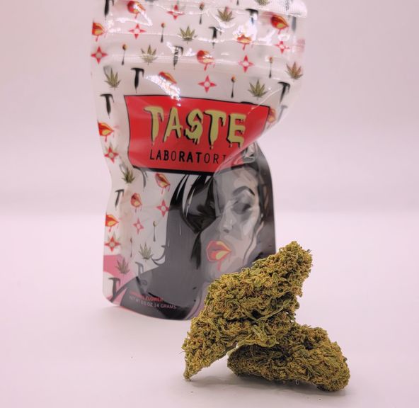 *Deal! $75 1/2 oz. Blue Dream (30.1%/Hybrid - Sativa Dominant) - Taste + Beverage Cozy