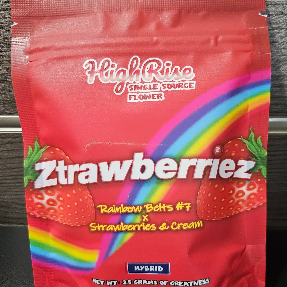 High Rise - ZTRAWBERRIEZ 3.5g Flower
