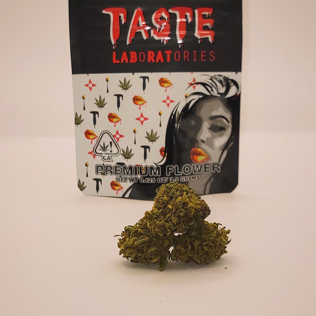 *BLOWOUT DEAL! $25 1/8 Pineapple (30.8%/Hybrid) - Taste