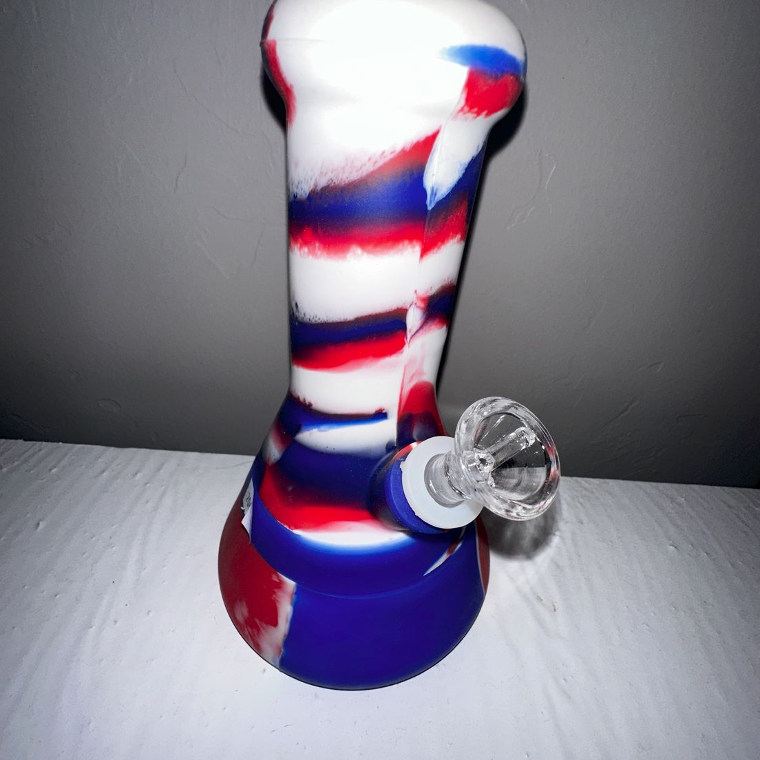Silicone Beaker Water Pipe Red White and Blue