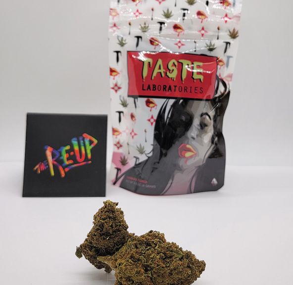*Deal! $79 1/2 oz. THC Bomb (42%/Hybrid) - Taste + Preroll + Matches