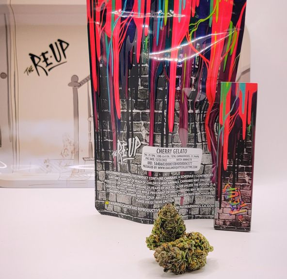 *Deal! $145 1 oz. Cherry Gelato (Indoor/29.7%/Hybrid) - The Re-Up + Papers + Tray + Beanie (House Pick)