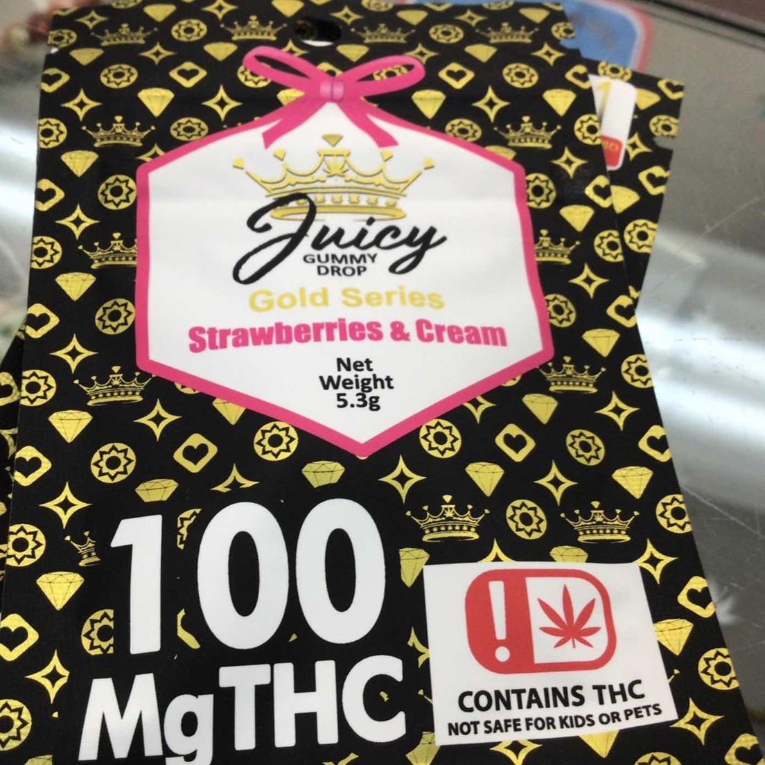 strawberries and cream 100mg gummy
