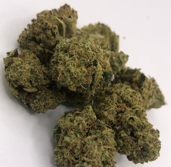 Hell Cat | Grasshopper Farms | Bud (50/50 Hybrid)