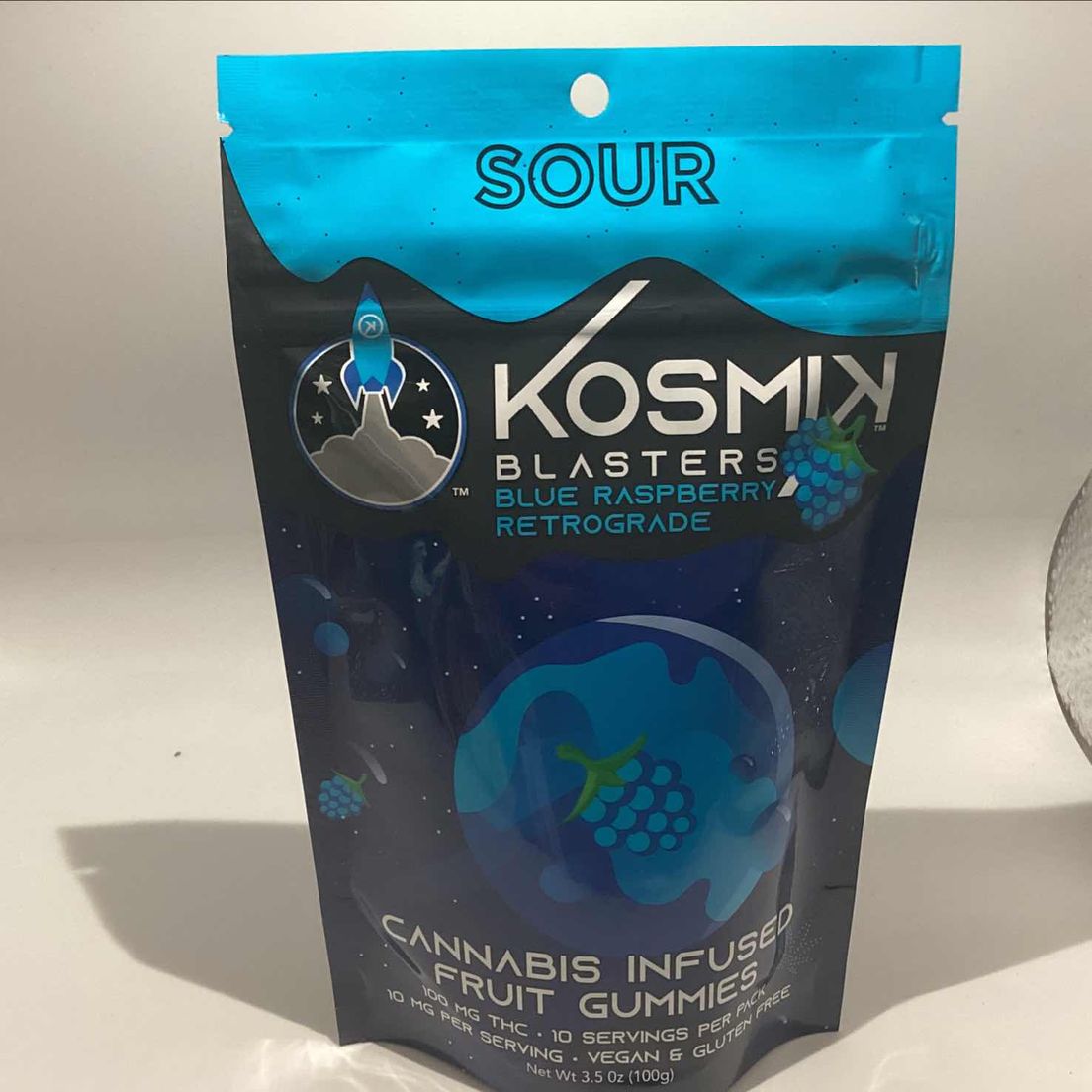 SOUR Blue Rasp Kosmik - 100 mg