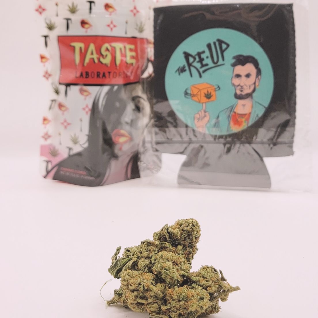 *Deal! $75 1/2 oz. Maui Waui (34.1%/Sativa) - Taste + Beverage Cozy
