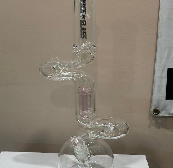 Bong / Zong (Pink) by Nice Glass