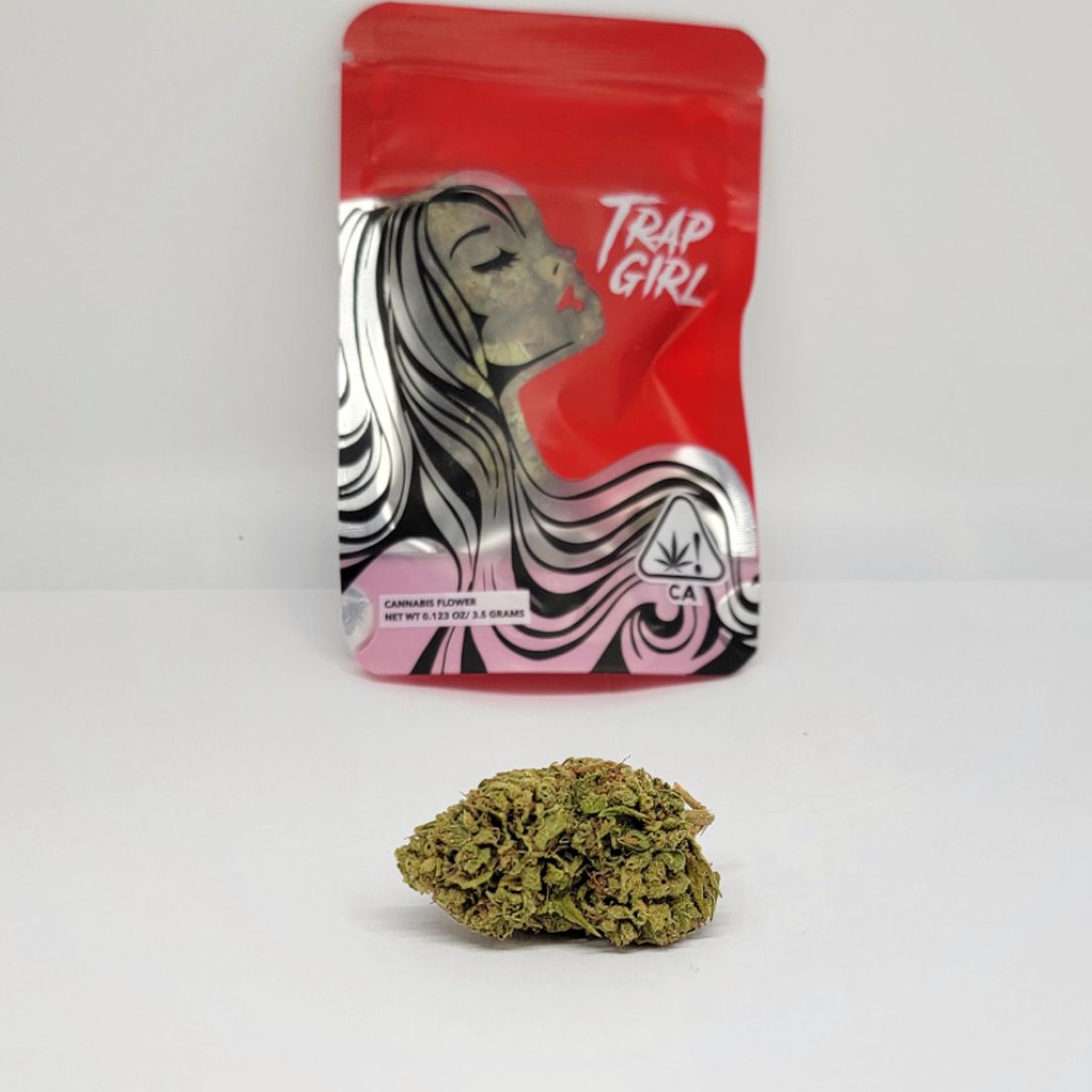*BLOWOUT DEAL! $25 1/8 Stardust OG (30.2%/Indica) - Trap Girl