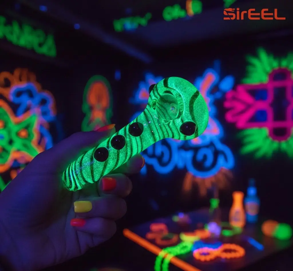 GLOW IN THE DARK PIPE
