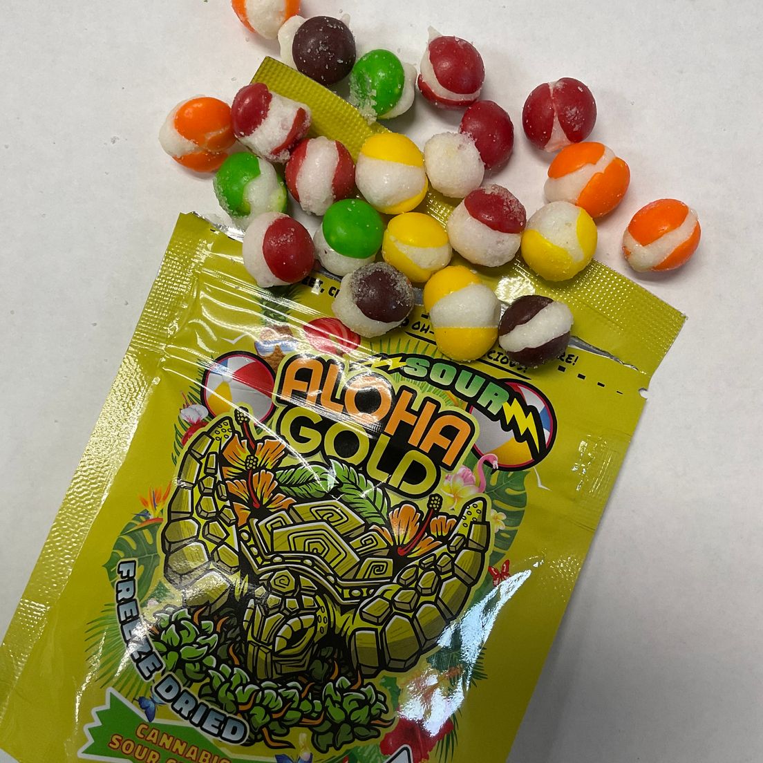 ALOHA GOLD | Sour Crunchy Littles | 100mgs