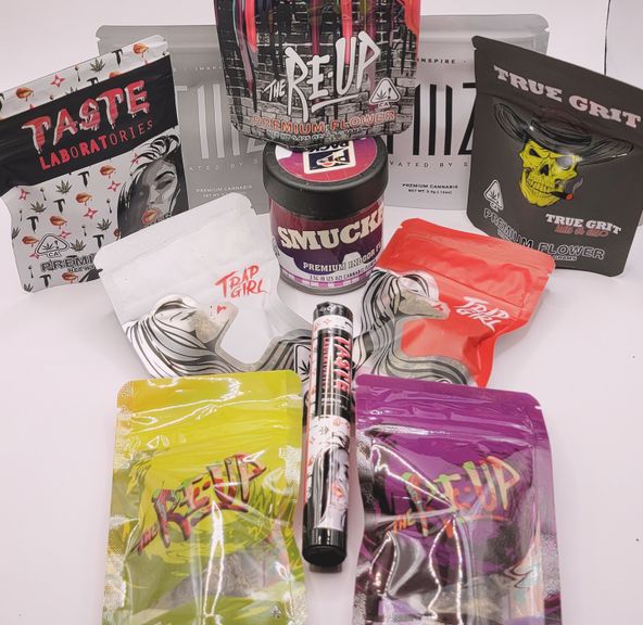 *Deal! $100 for (4) 1/8 Mix n' Match ($25 - $45 Strains Only) + Preroll