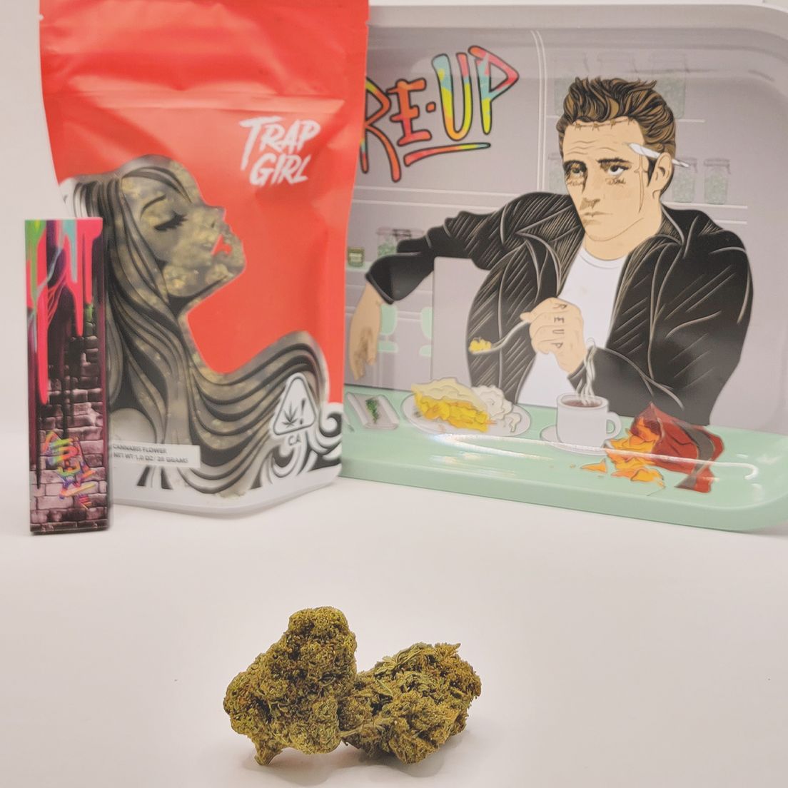 *Deal! $105 1 oz. Chemdog (31.26%/Hybrid) - Trap Girl + Rolling Papers + Rolling Tray