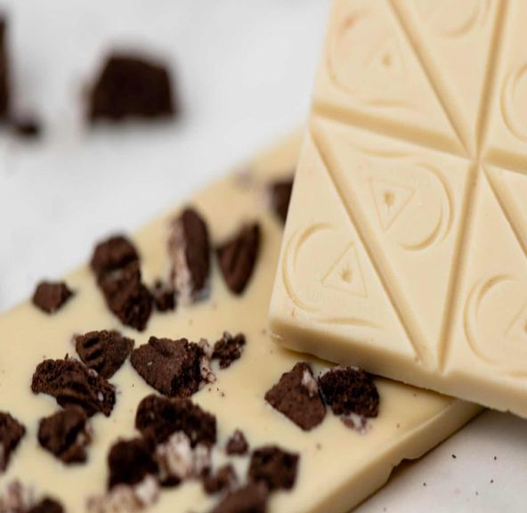 Cookies & Cream | 20 Pc Chocolate Bar | Coast Cannabis