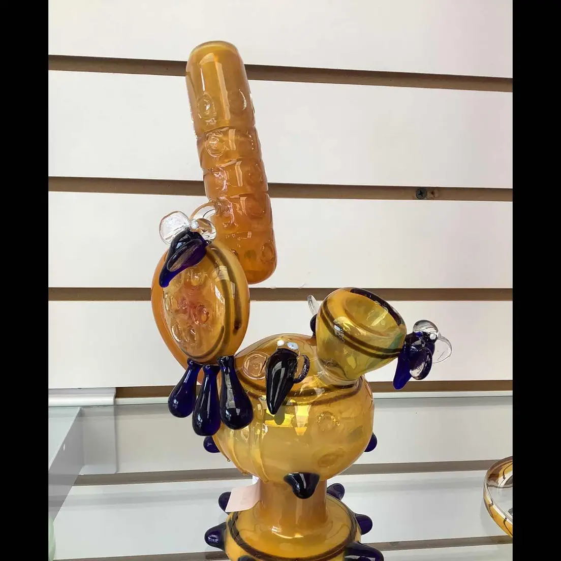 9.5" Glass Bong - Honey Beehive
