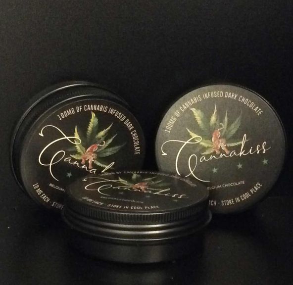 Cannakiss 10 piece tin- Dark Chocolate