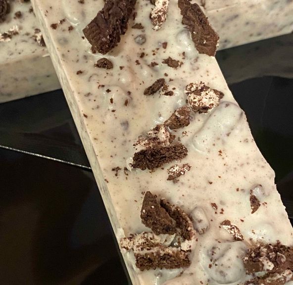 300mg Cookies and Creme Candy Bar *