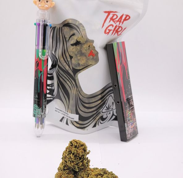 *Deal! $105 1 oz. Dosi Cake (27.98%/Indica) - Trap Girl + Multi-Color Pen + Rolling Papers