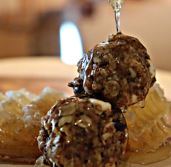 Oatmeal and Maple Cream Sandwich - North Star Farms