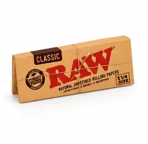 1 1/4 Classic Rolling Papers by RAW