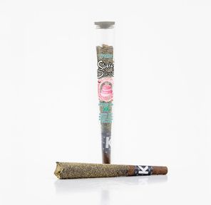 1 x 1g Shatter Infused Blunt Hybrid Birthday Cake by KushKraft