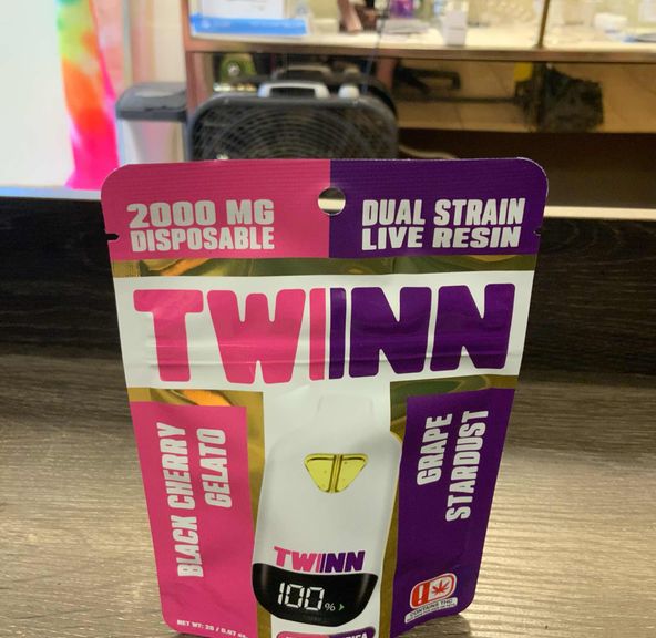 TWINN Black Cherry Gelato / Grape Stardust Disposable 2g